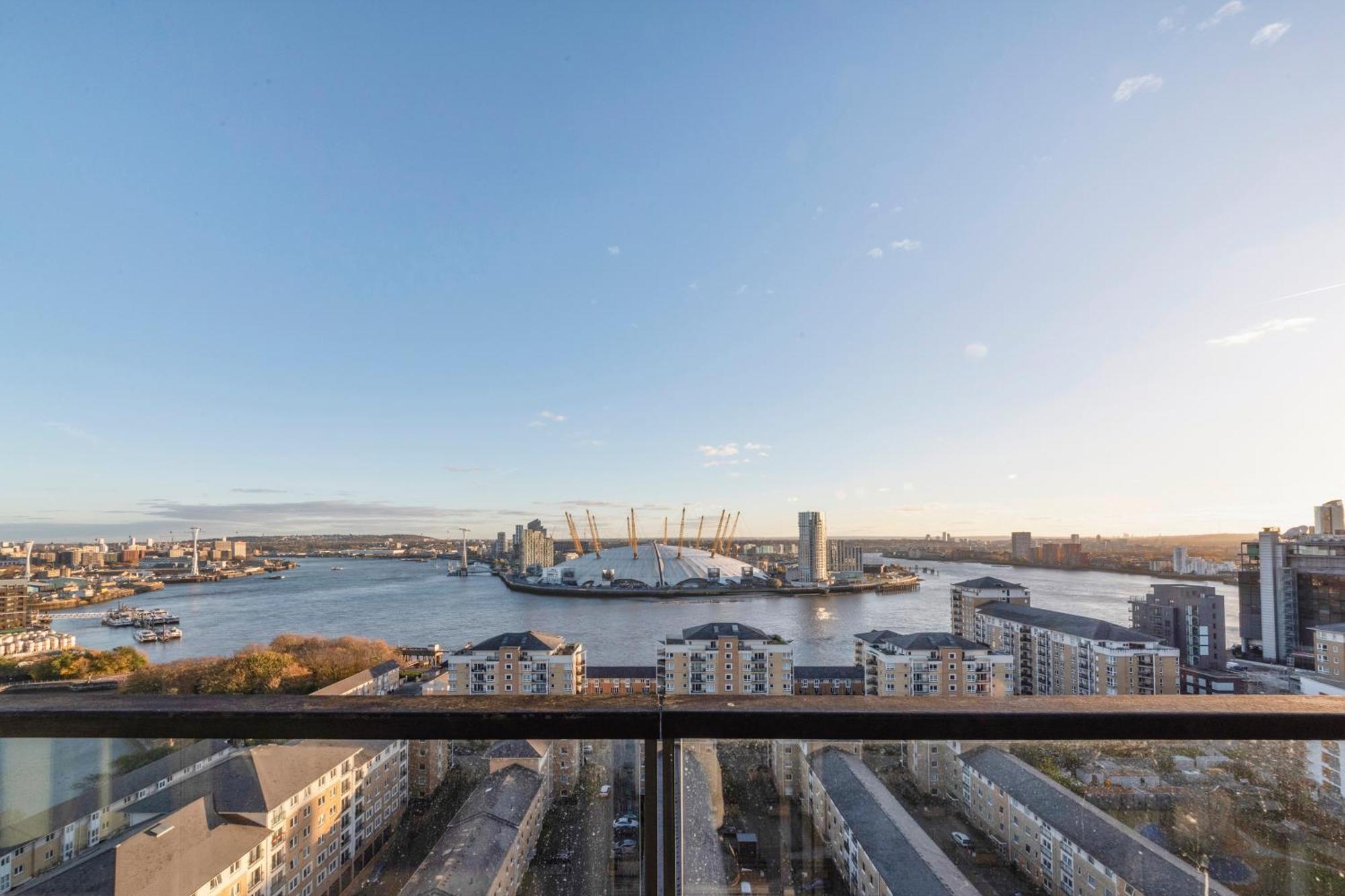 Canary Wharf & O2 ロンドン エクステリア 写真