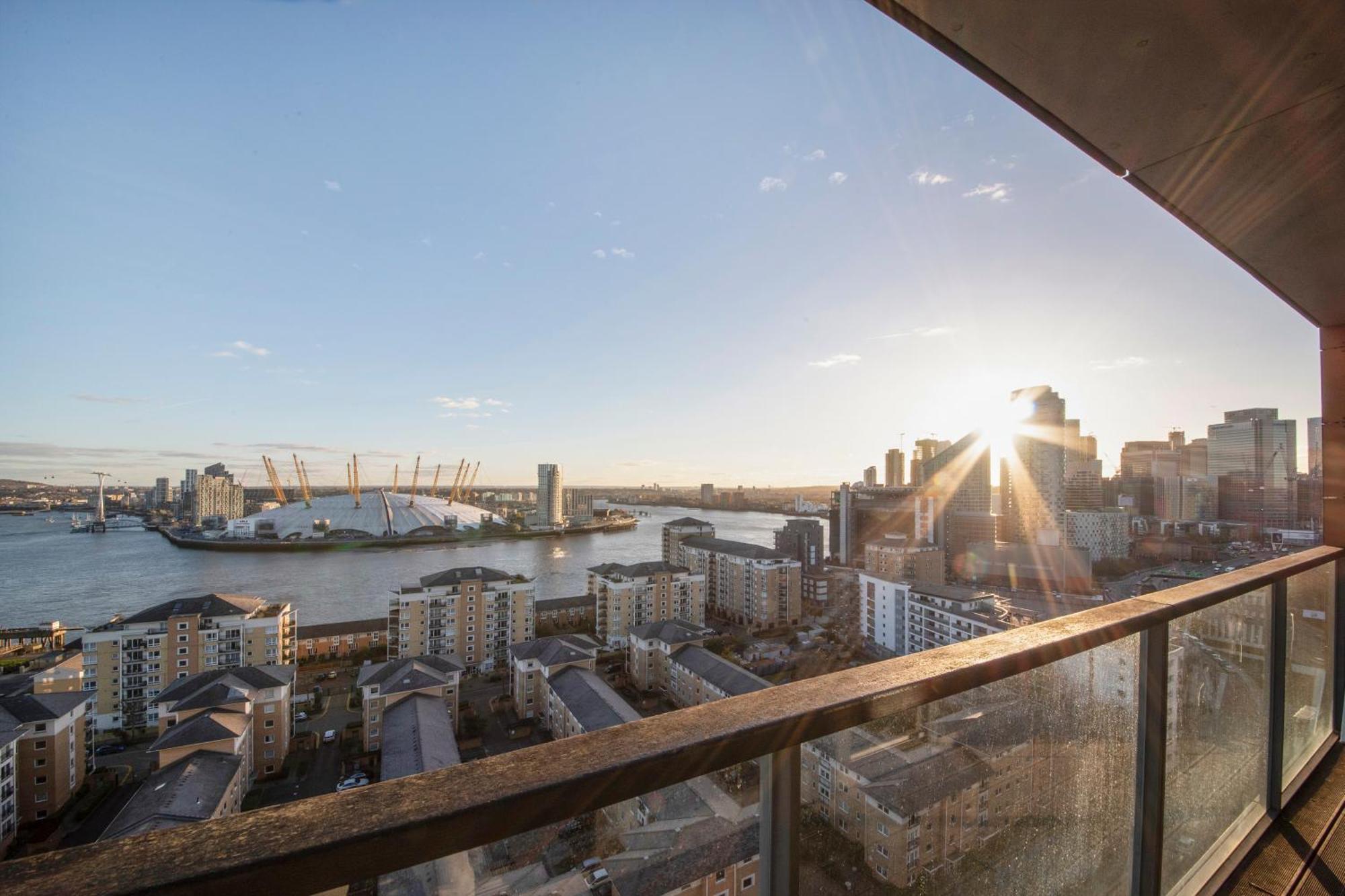 Canary Wharf & O2 ロンドン エクステリア 写真
